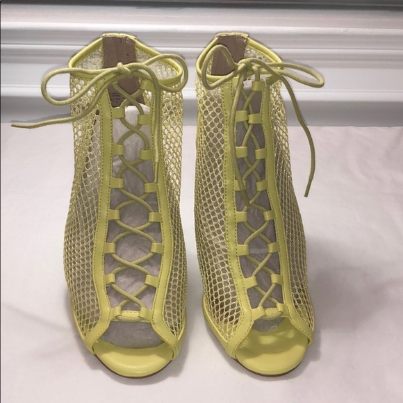 LAST ONE AVAILABLE IN EACH SIZE New Women's Open Toe Lace Up High Heeled Bootie - Picture 2 of 12